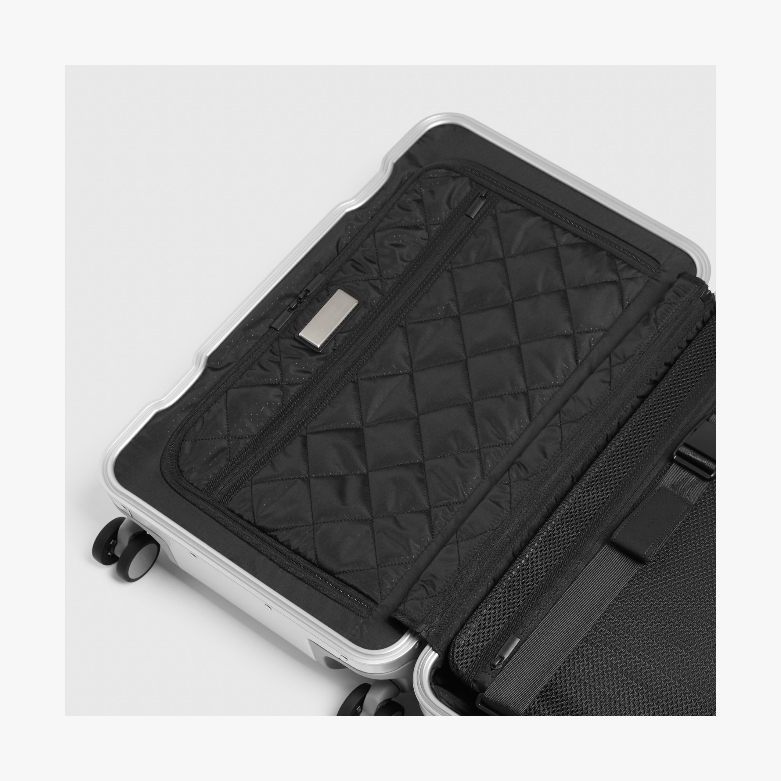 Aluminum Carry-On Plus - Image 42