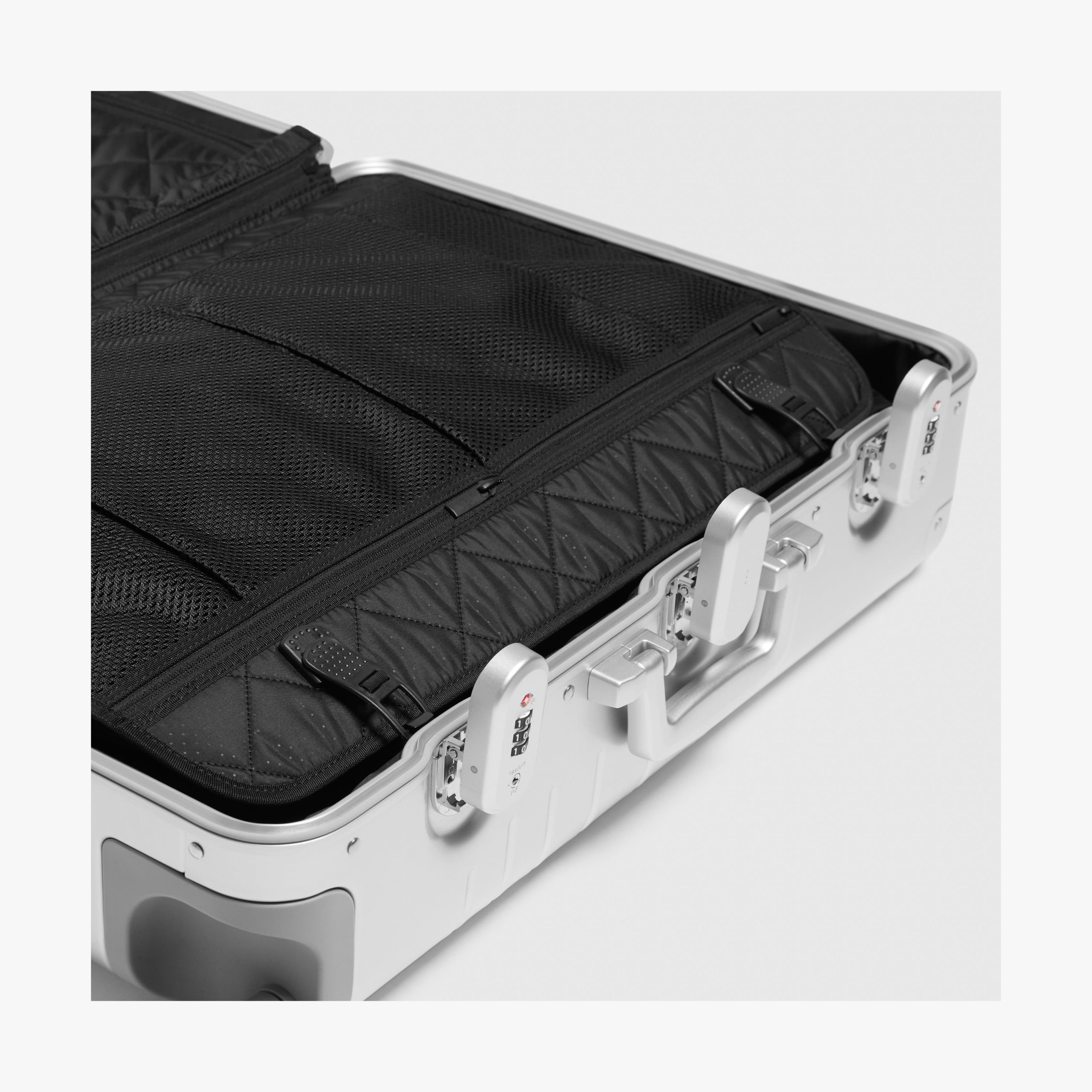 Aluminum Check-In Large - Image 16