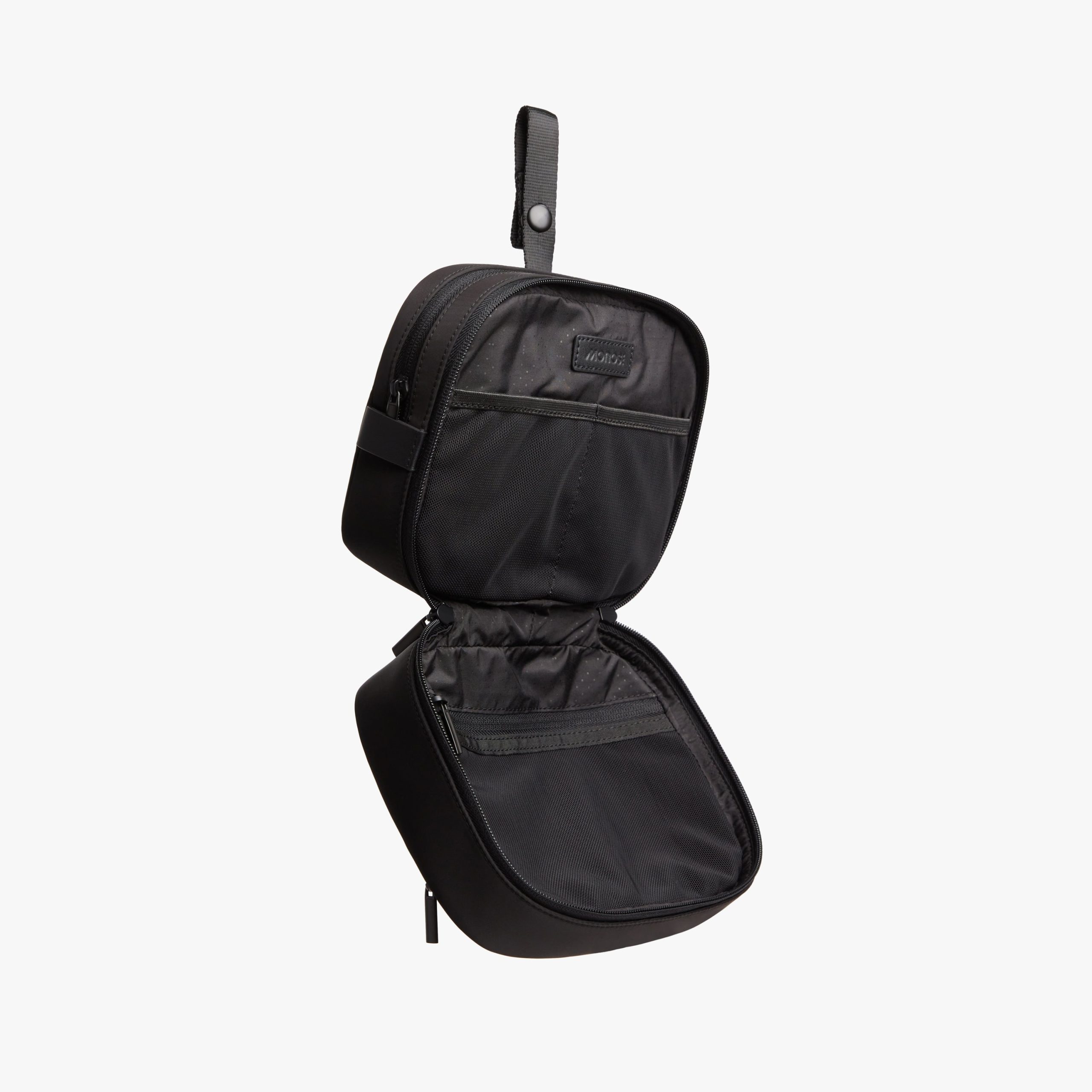 Metro Hanging Toiletry Case - Image 7