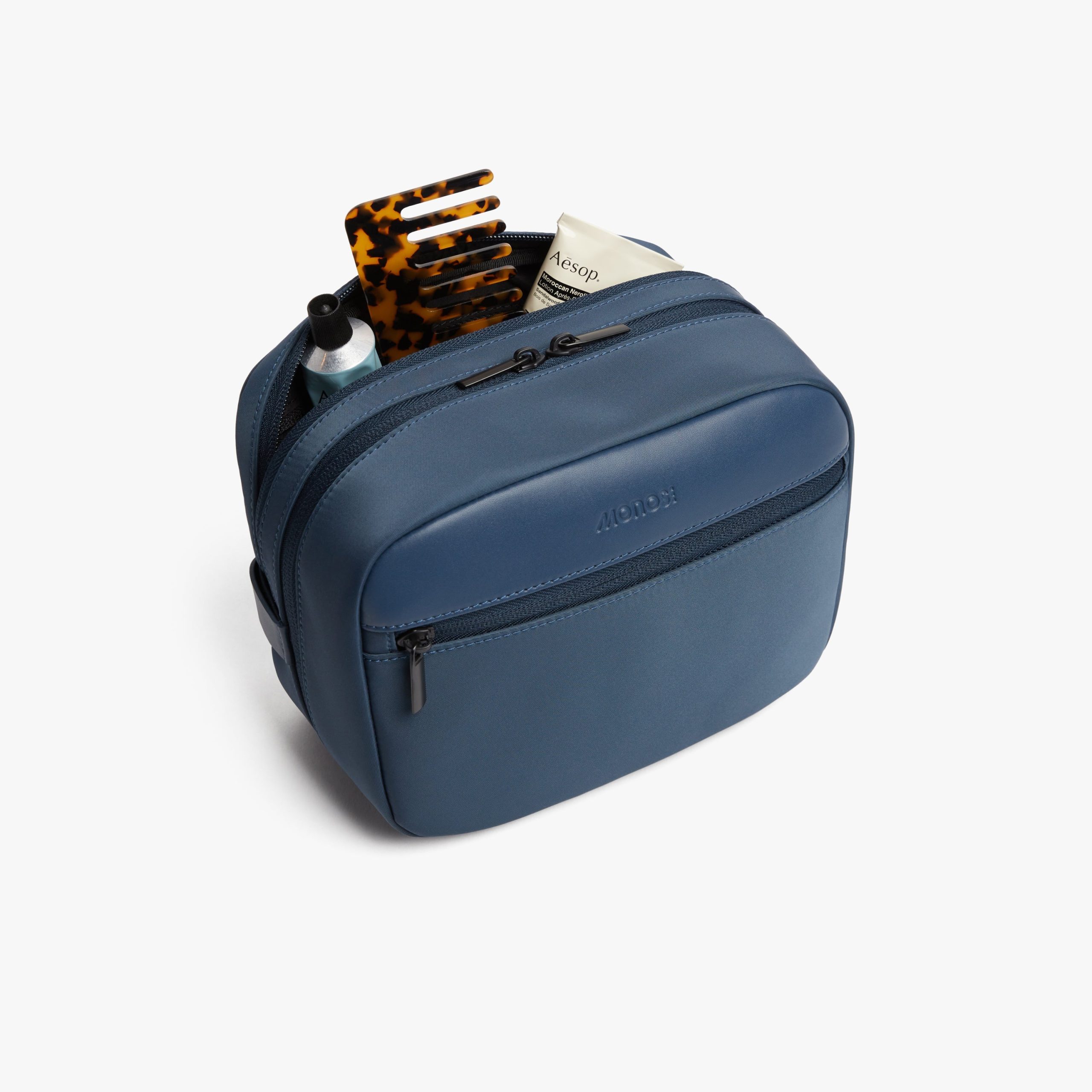 Metro Hanging Toiletry Case - Image 12
