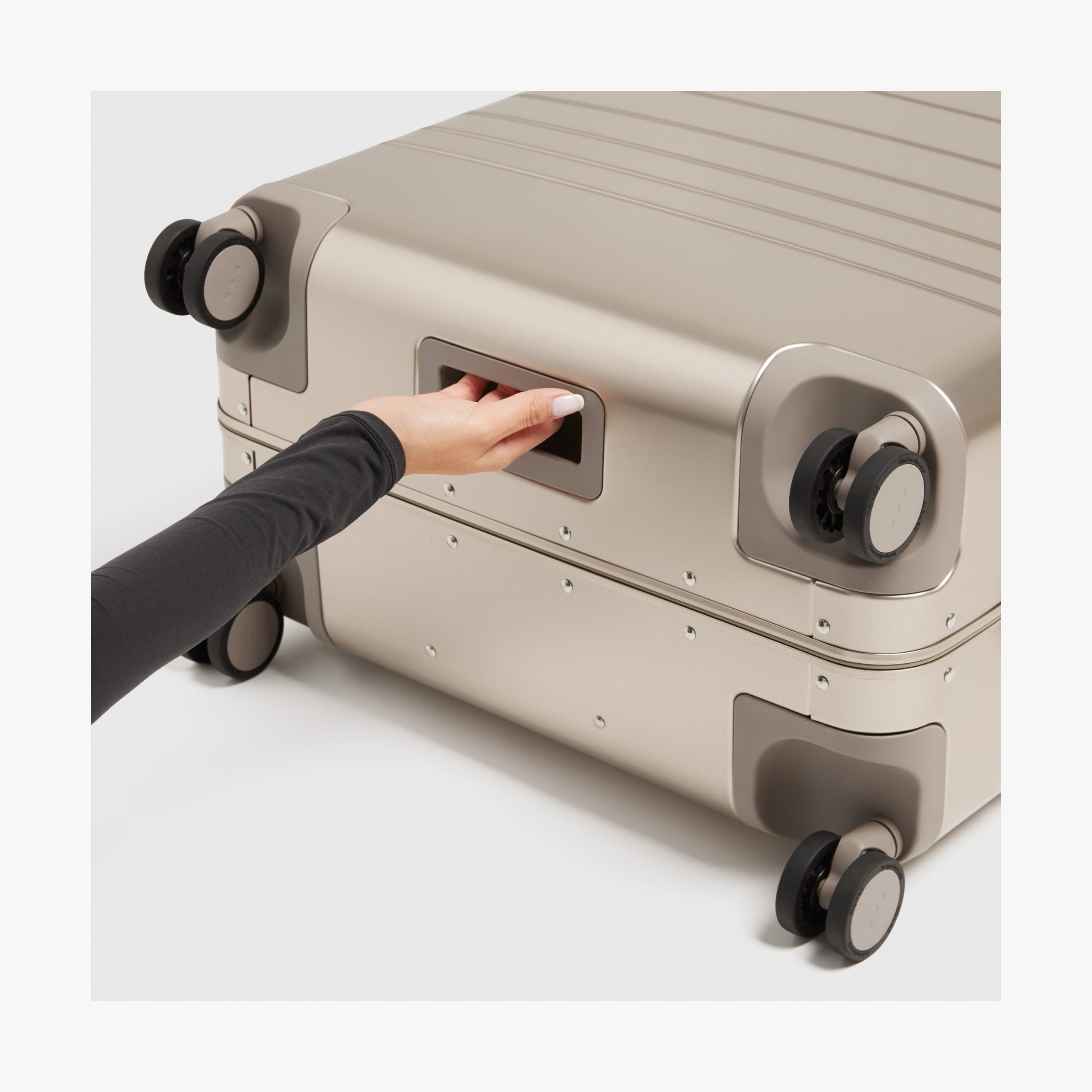 Aluminum Check-In Large - Image 14