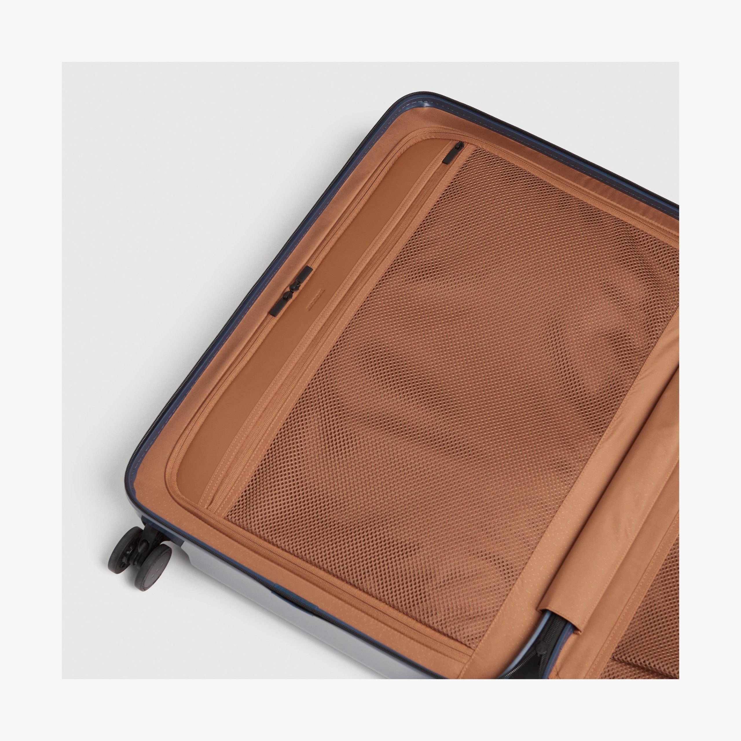 Check-In Large - Image 144